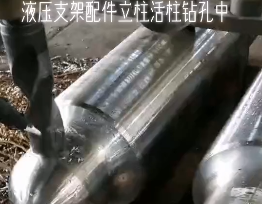 立柱、活柱鉆孔中